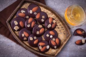Dark Chocolate, Roasted Almonds & Gi 