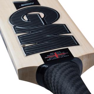 Gunn & Moore NOIR 808 Cricket Bat  
